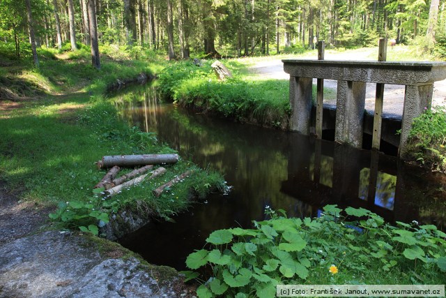 Schwarzenberský kanál - stavidla na Schrollenbachu
