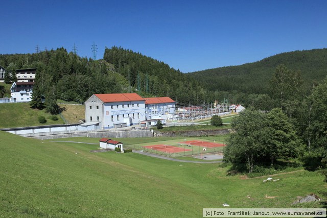 Lipno - pod přehradní hrází
