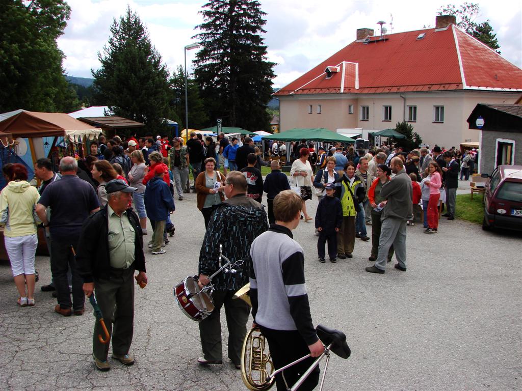 Návštěvníci slavností

