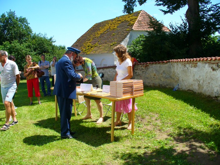 Prodej knihy o historii Zbynic a Čejkov
