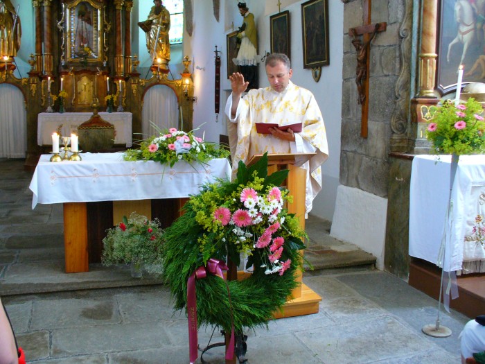 Mše ve zbynickém kostele
