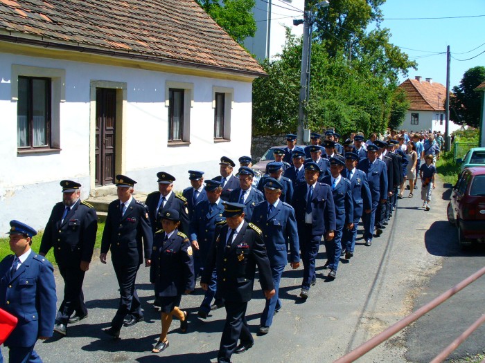 Hasiči ze širokého okolí
