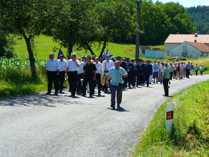 Průvod s kapelou
