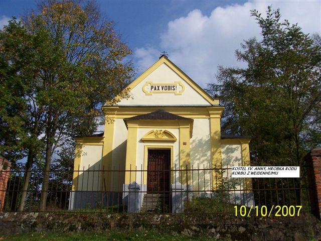 Kostel Sv.Anny+vyhli777dka.JPG