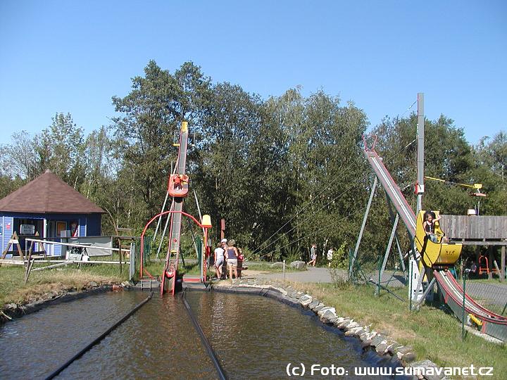 Dětské hřiště u dolní stanice lanovky
