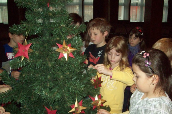 2012.11.30. Zdobení vánočního stromku ŠD
