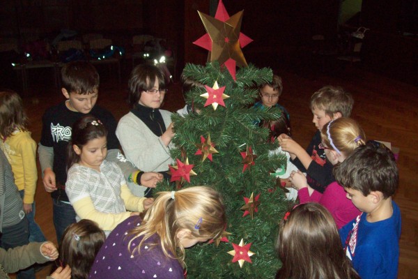 2012.11.30. Zdobení vánočního stromku ŠD
