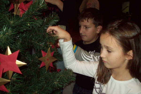 2012.11.30. Zdobení vánočního stromku ŠD
