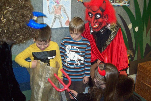 2012.12.5 Mikulášská besídka ŠD
