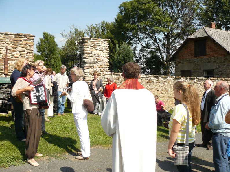 Ještě písnička před branou hřbitova
