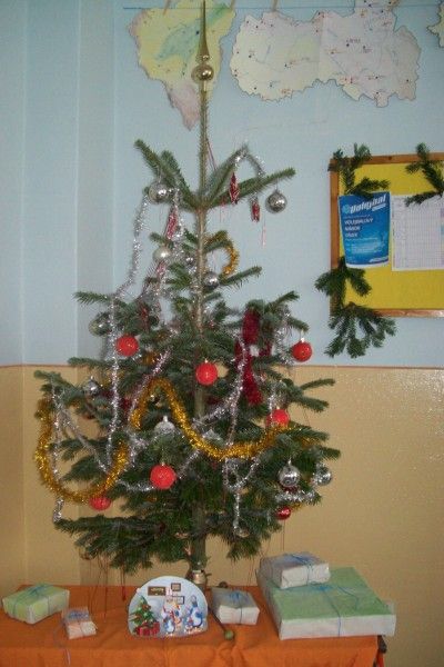 2010.12.15. NEJ stromeček-2. místo
