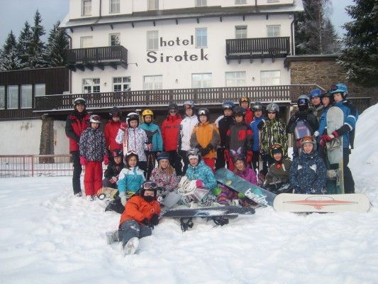 2011.1.16.-22. Lyžařsko-snowboardový kurz 6.roč
