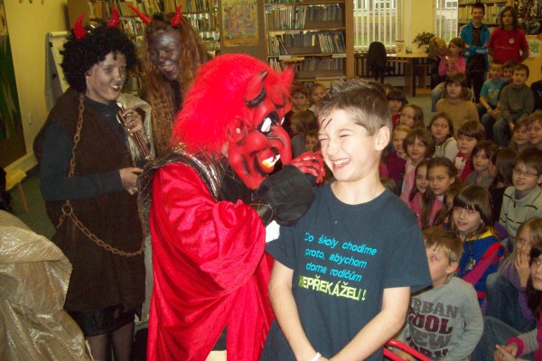 2011.12.7. Mikulášsá besídka ŠD
