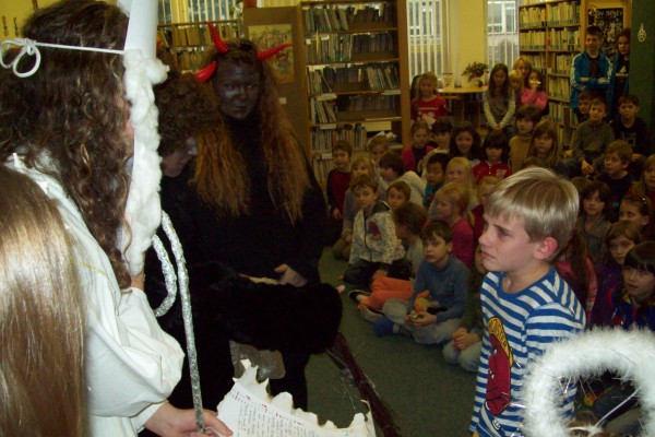 2011.12.7. Mikulášsá besídka ŠD
