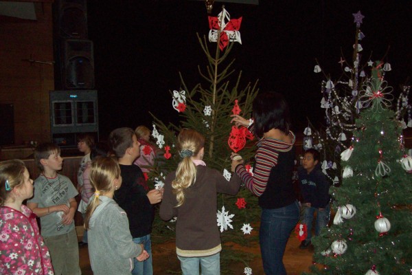 2011.11.28. Zdobení vánočního stromku ŠD
