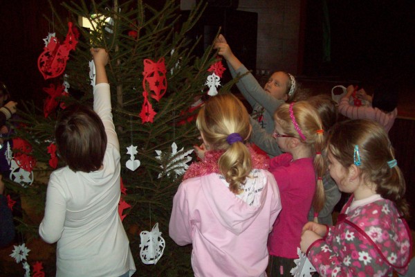 2011.11.28. Zdobení vánočního stromku ŠD
