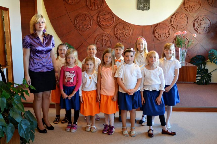 Děti ze základní školy s p. učitelkou T. Kovářovou
